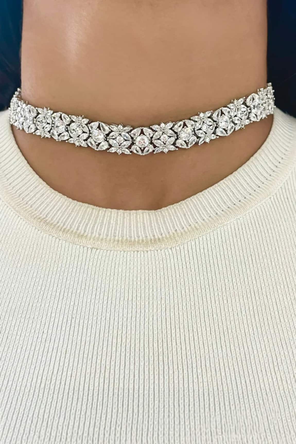Prerto Floral Diamond Line Choker Set 