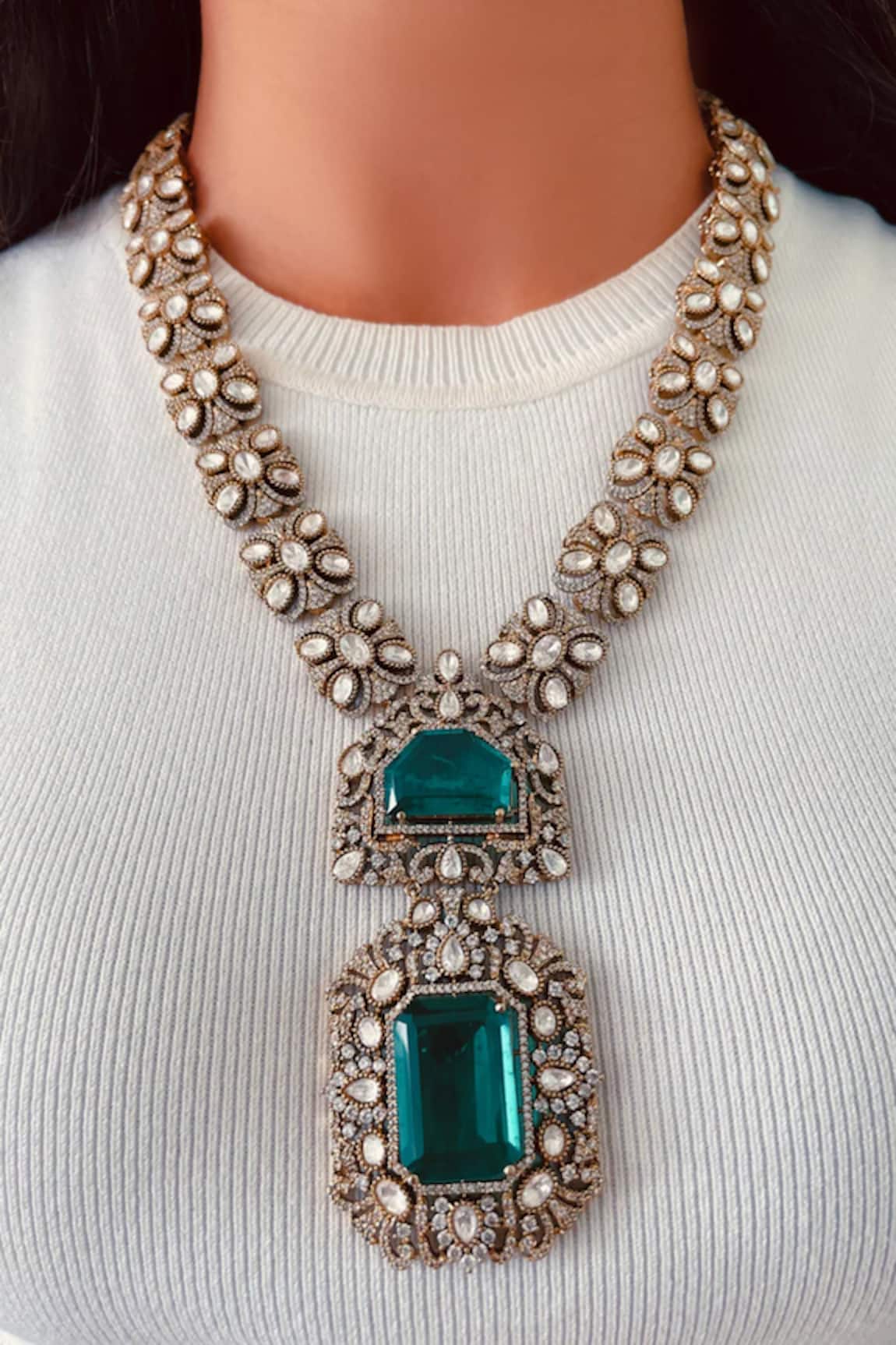 Prerto Maharani Mehrunisa Moissanite Necklace Set 