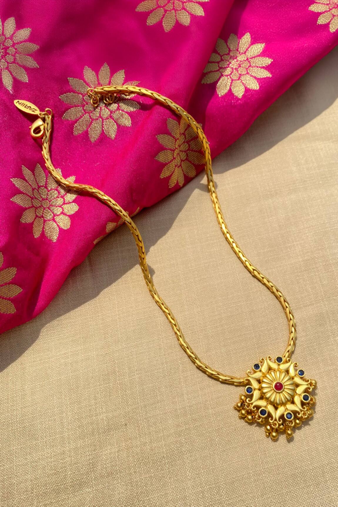 Zariin Floral Wonder Pendant Necklace 