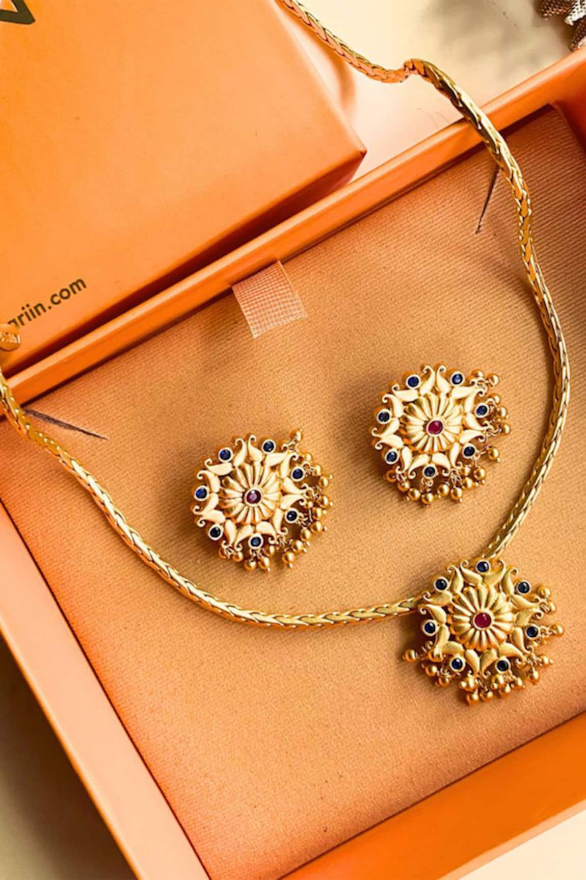 Zariin Floral Motif Necklace Set 