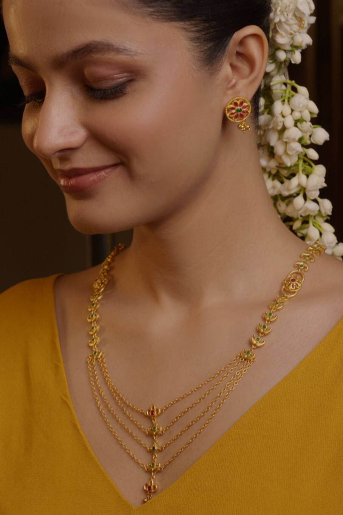 Zariin Floral Grace Embellished Necklace Set 