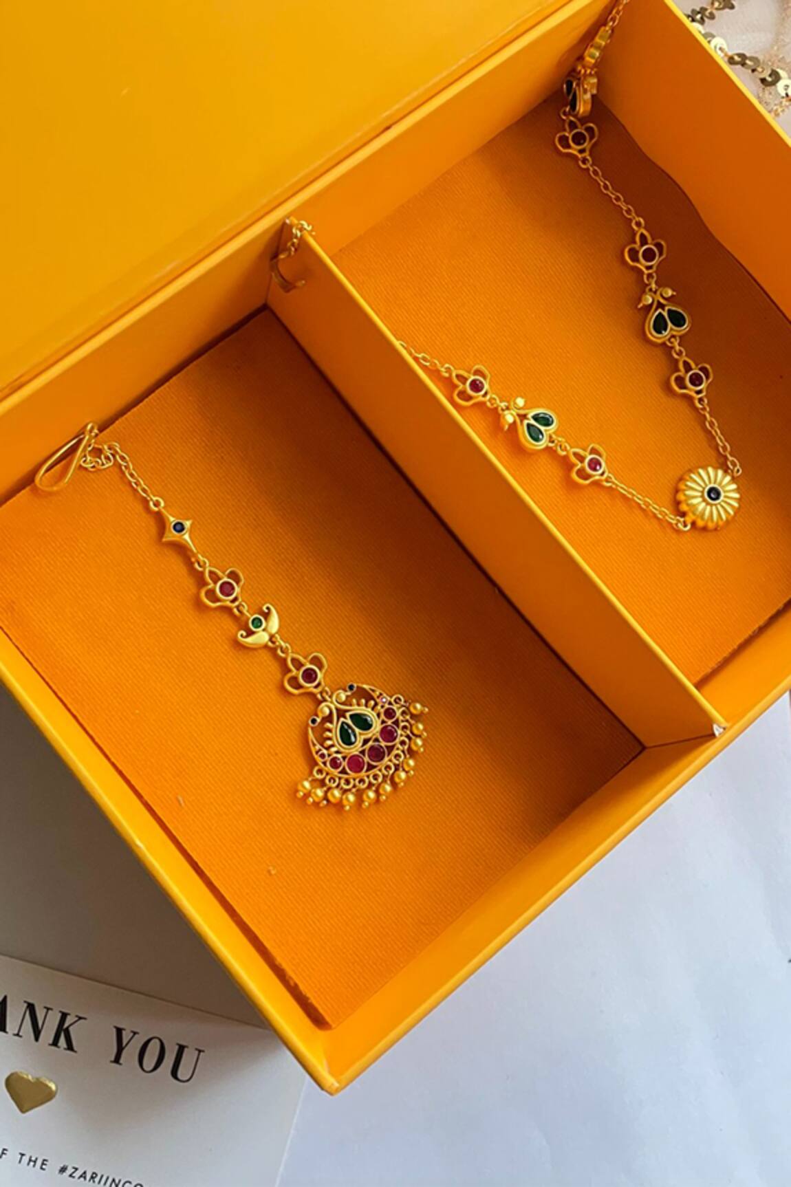 Zariin Enamelled Floral & Heart Maangtikka With Mathapatti 