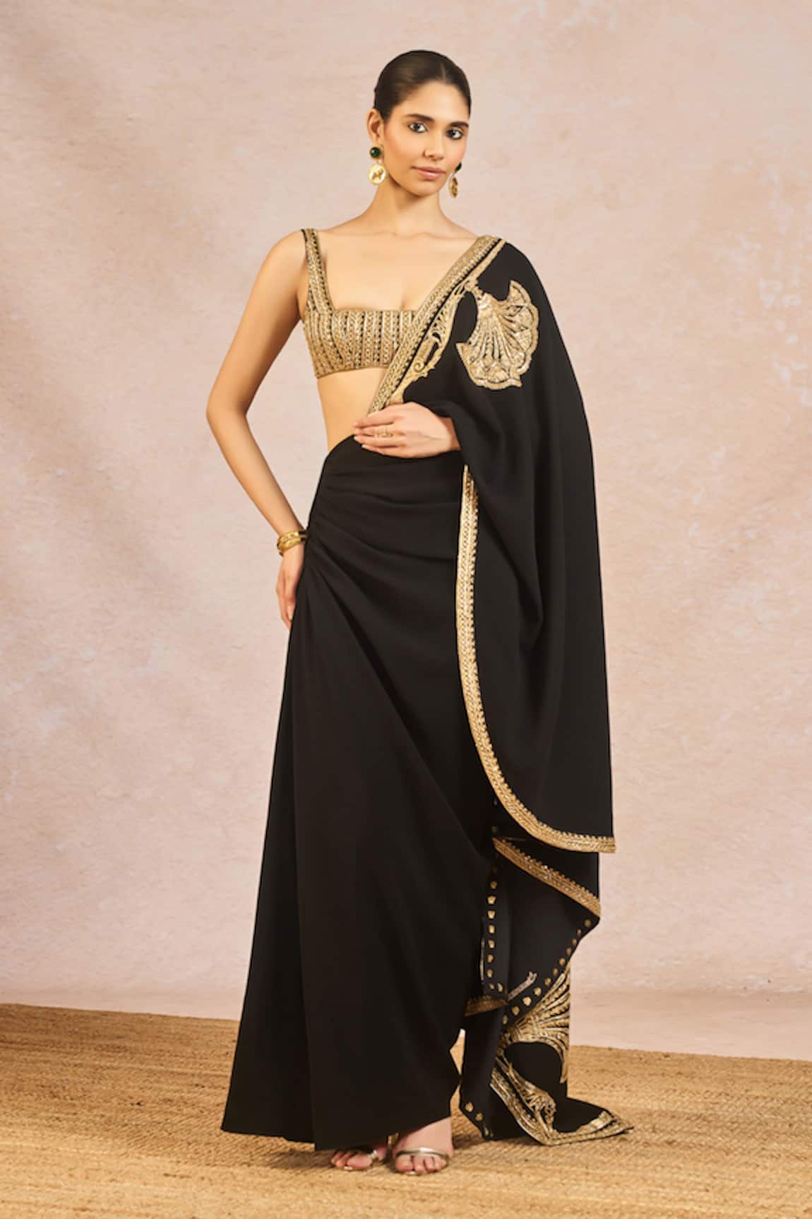 Masaba Aur Tum Embroidered Pre-Stitched Saree Set 