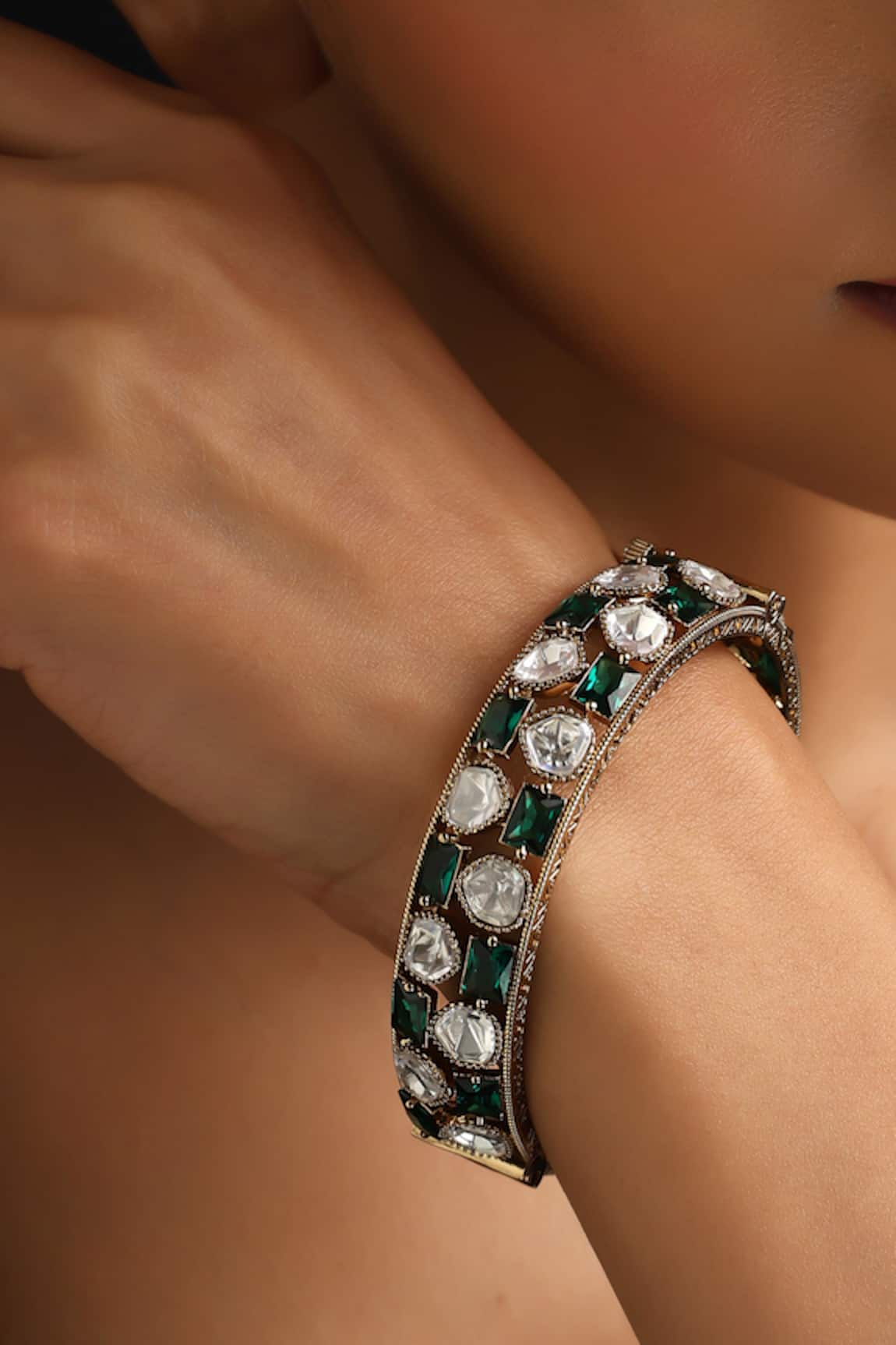 Swabhimann Green Polki Kada 