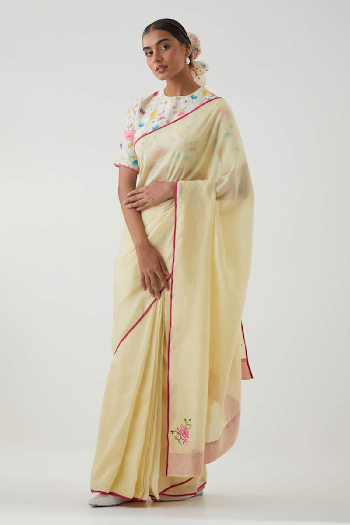 Vinusto Chanderi Saree With Floral Print Blouse 