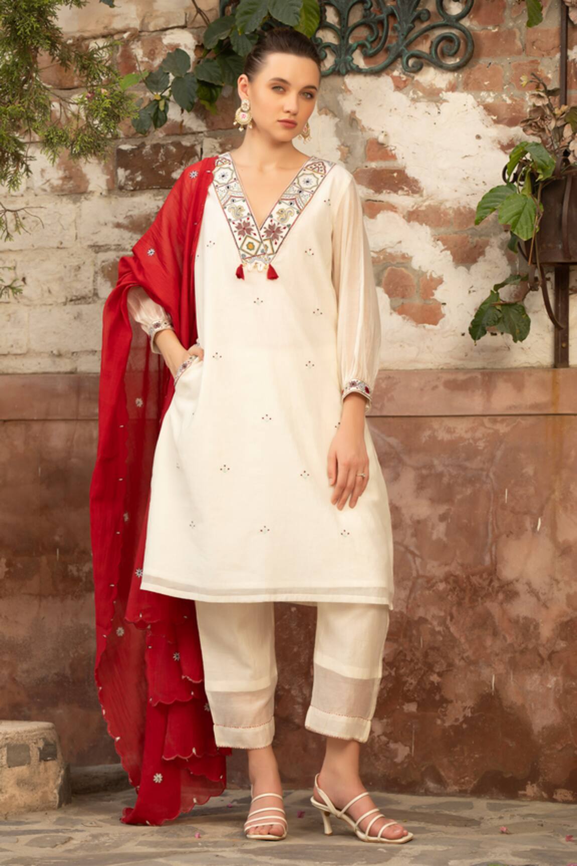 Amoree india Floral Pattern Kurta Set 