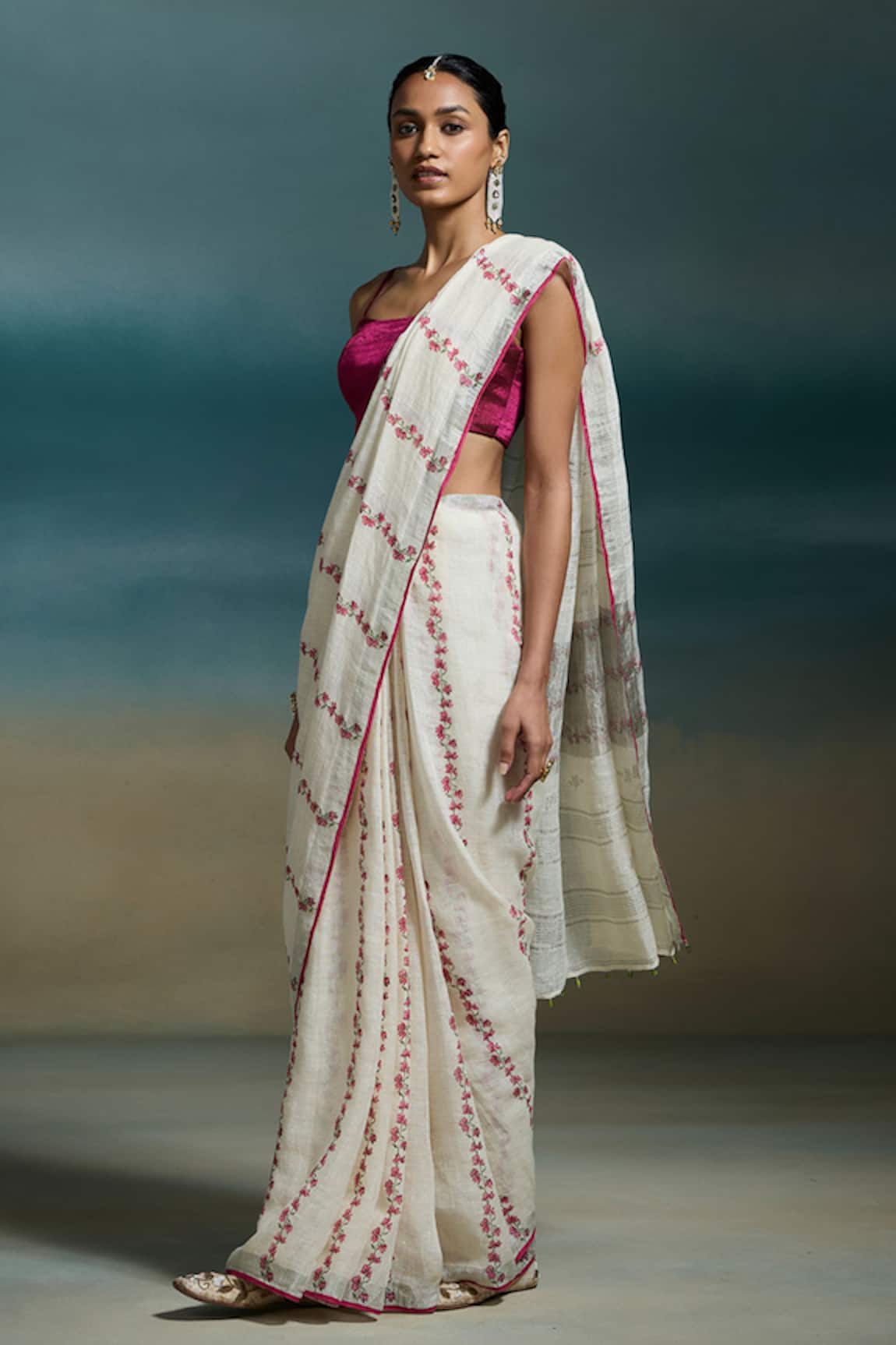 Dressfolk Tuhina Linen Saree With Unstitched Blouse Piece 