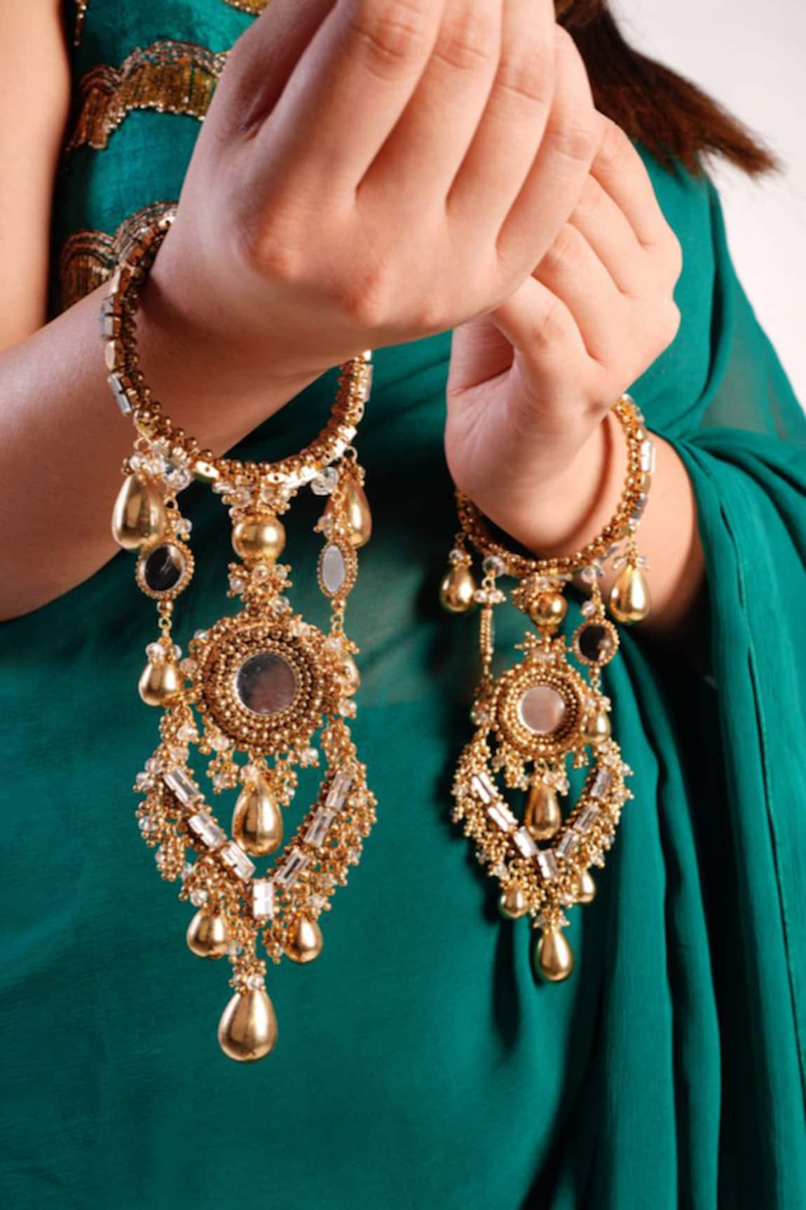 Vaidaan Rasika Embellished Kaleera 