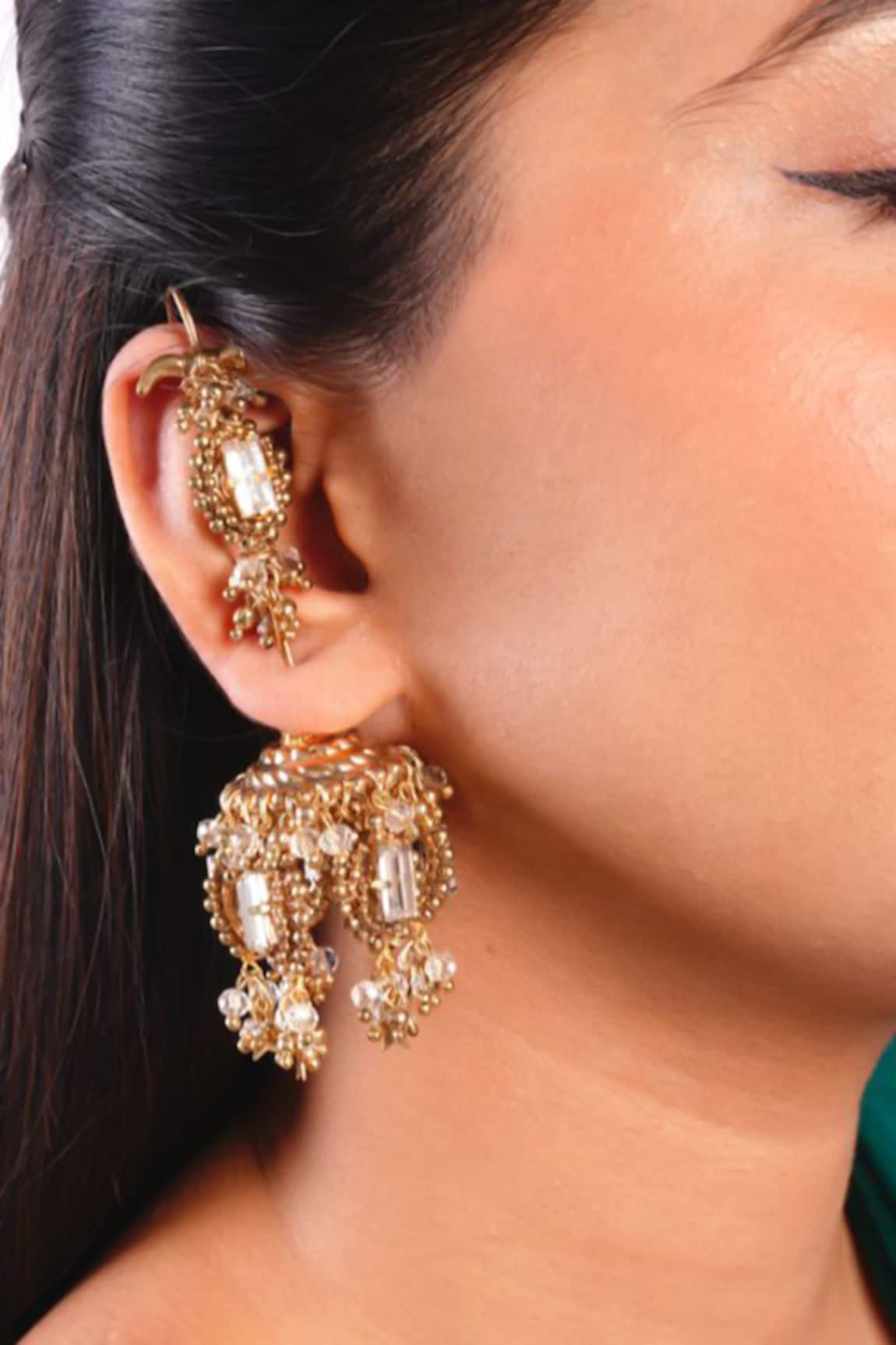 Vaidaan Neysa Embellished Earrings 