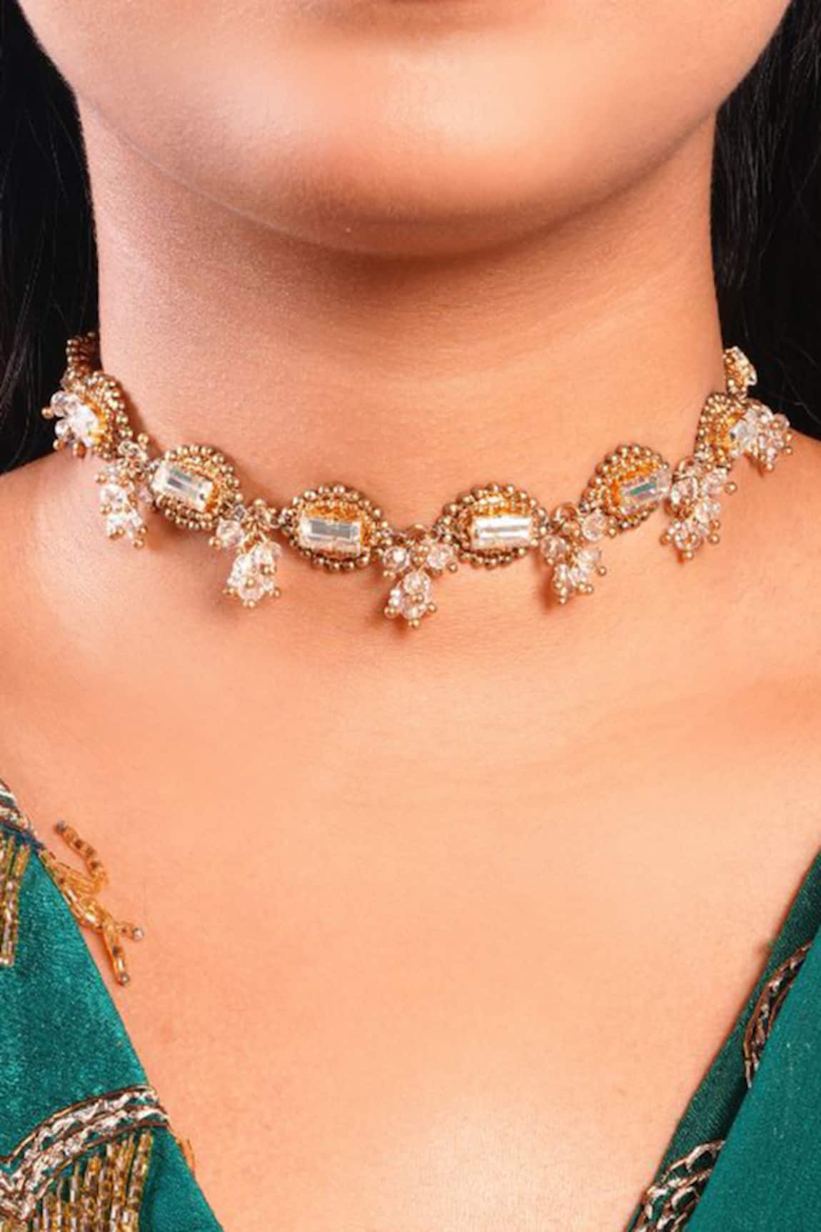 Vaidaan Ruhika Embellished Choker 