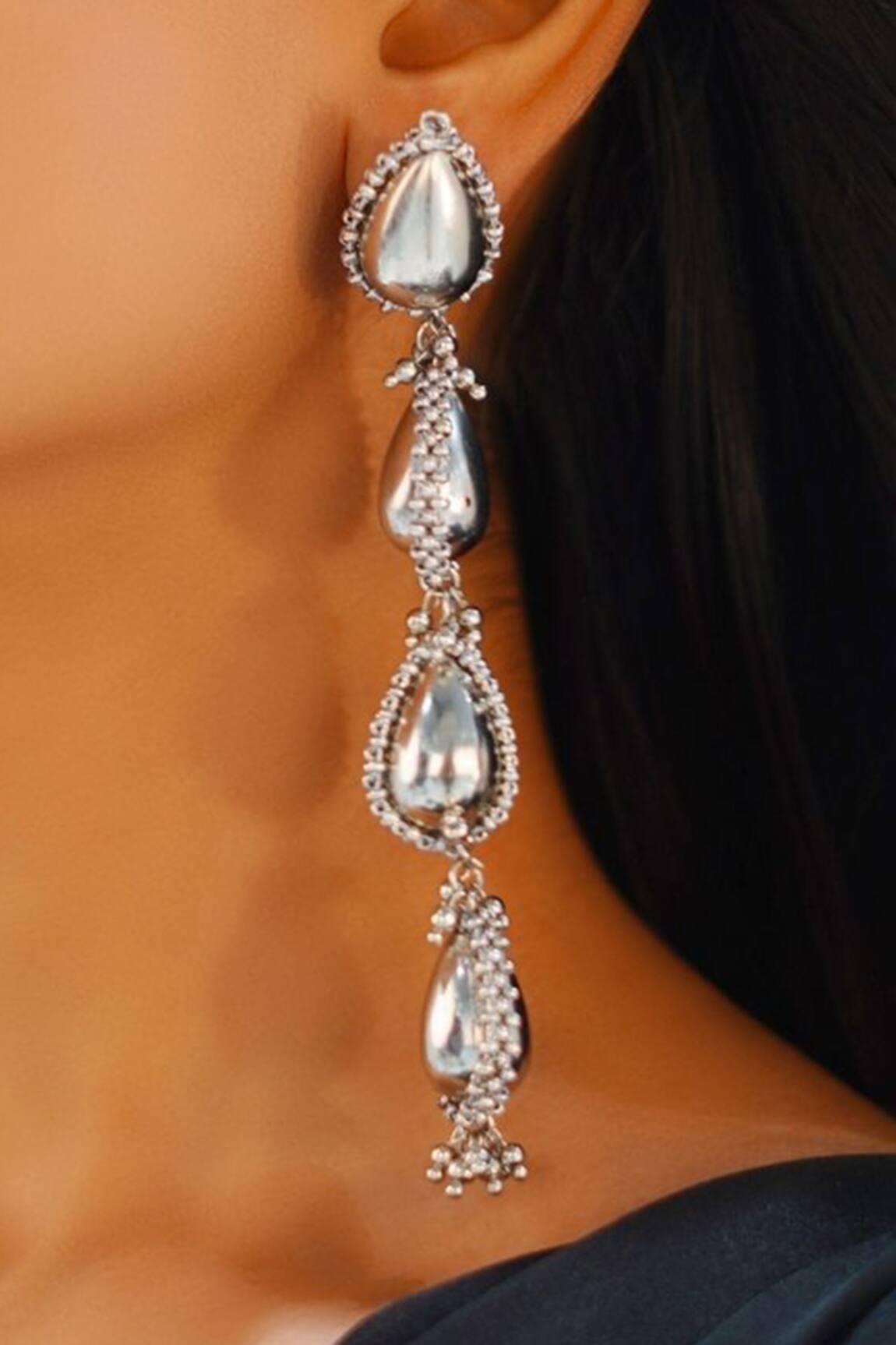 Vaidaan Shaan Embellished Earrings 