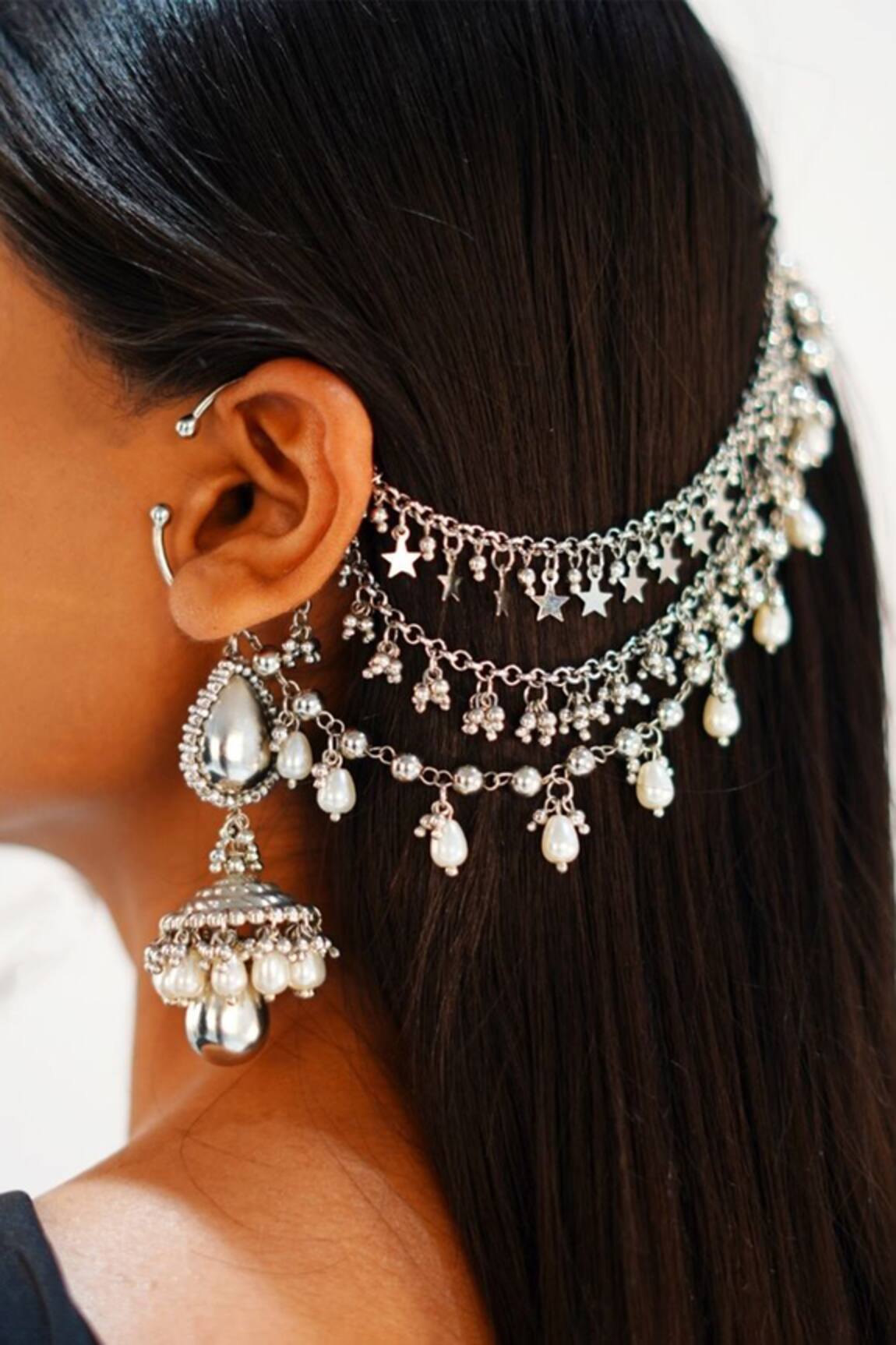 Vaidaan Ashi Embellished Earrings 