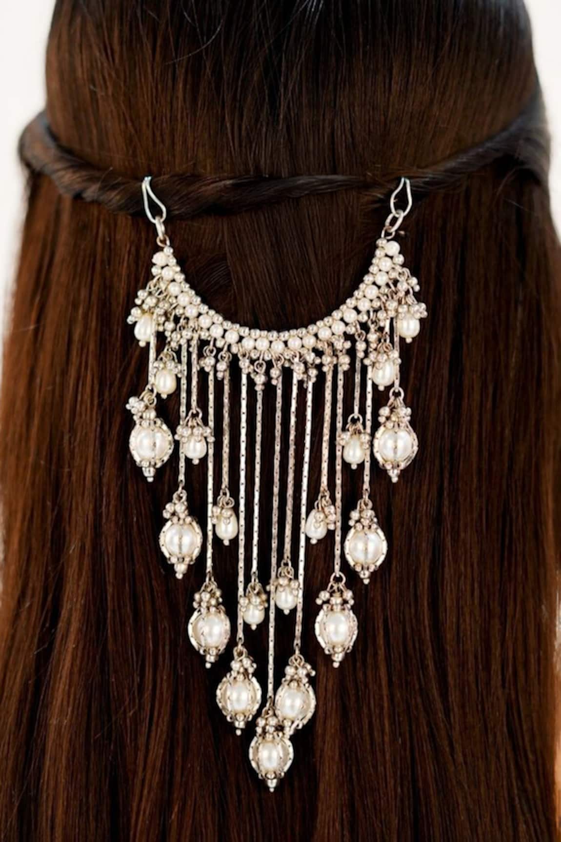 Vaidaan Yugita Embellished Hair Accessory 