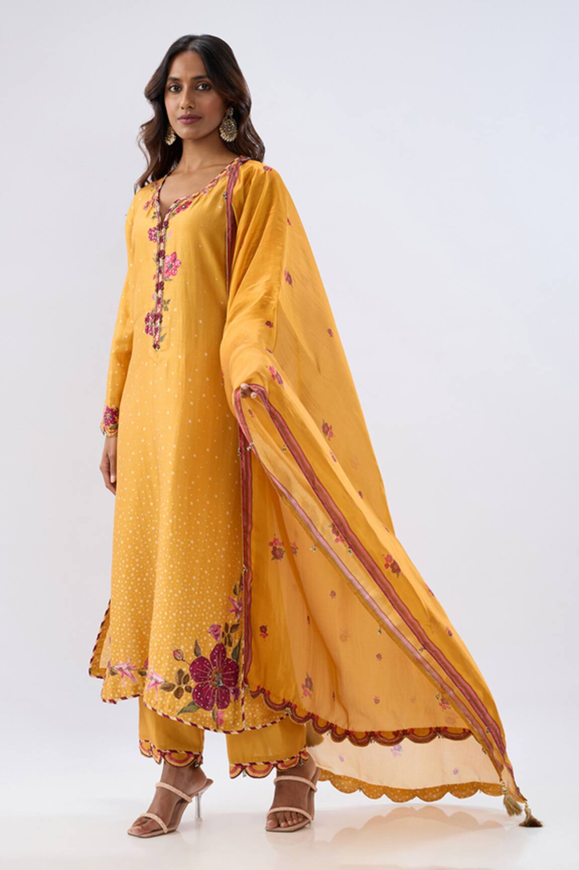 Label Niti Bothra Blossom Pattern Kurta Set 