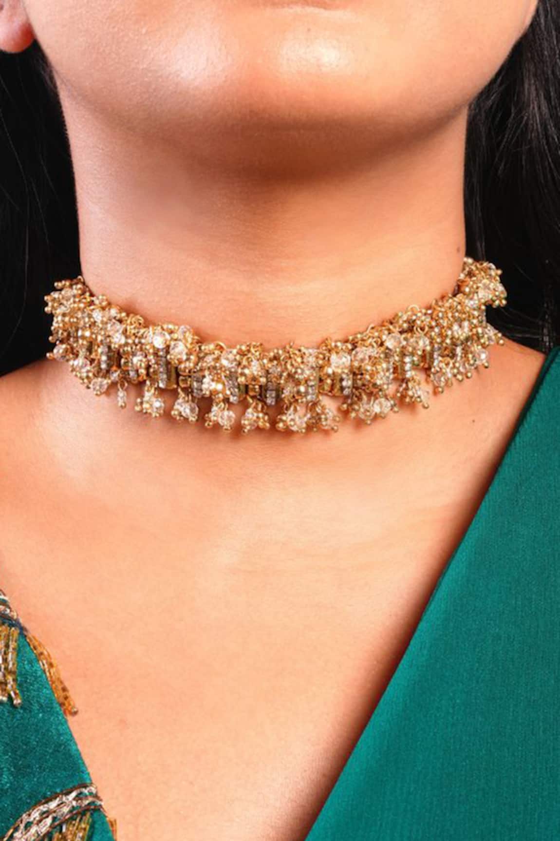 Vaidaan Smira Embellished Choker 