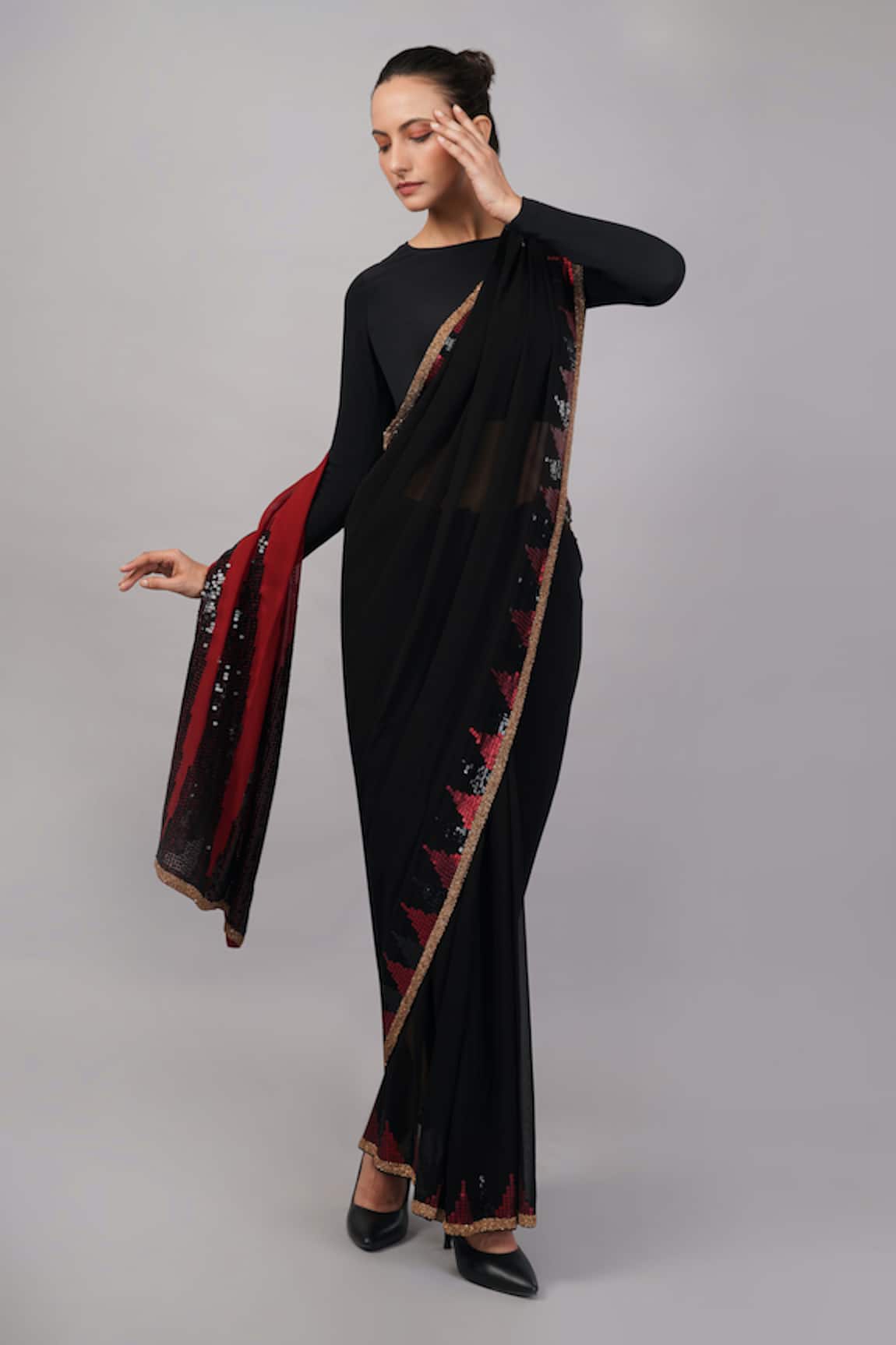 Abraham And Thakore Sequinned Triangle Saree 
