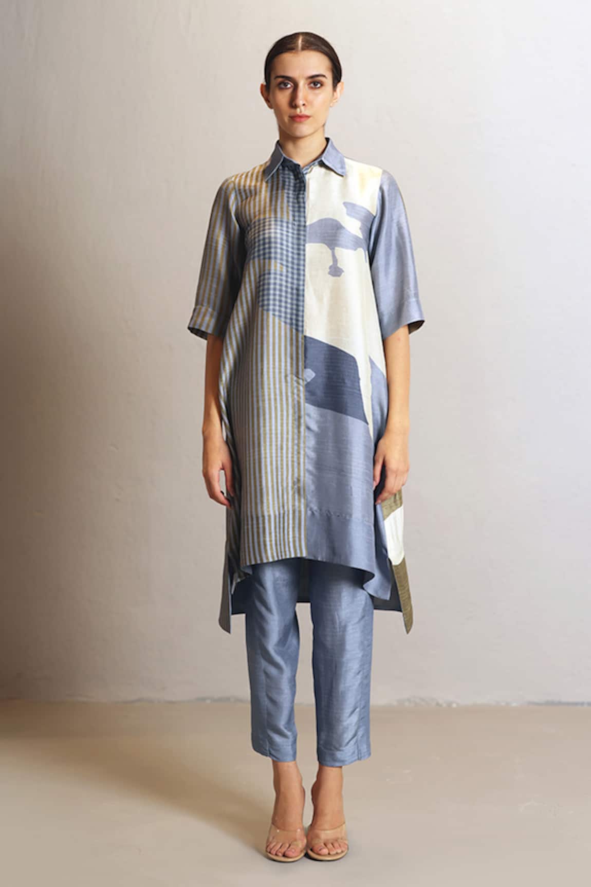 Clos Floro Pattern Metal Grey Kurta Set 
