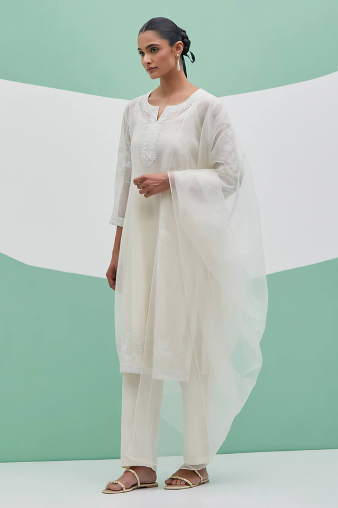 Priya Chaudhary Bandhan Embroidered Kurta Set 