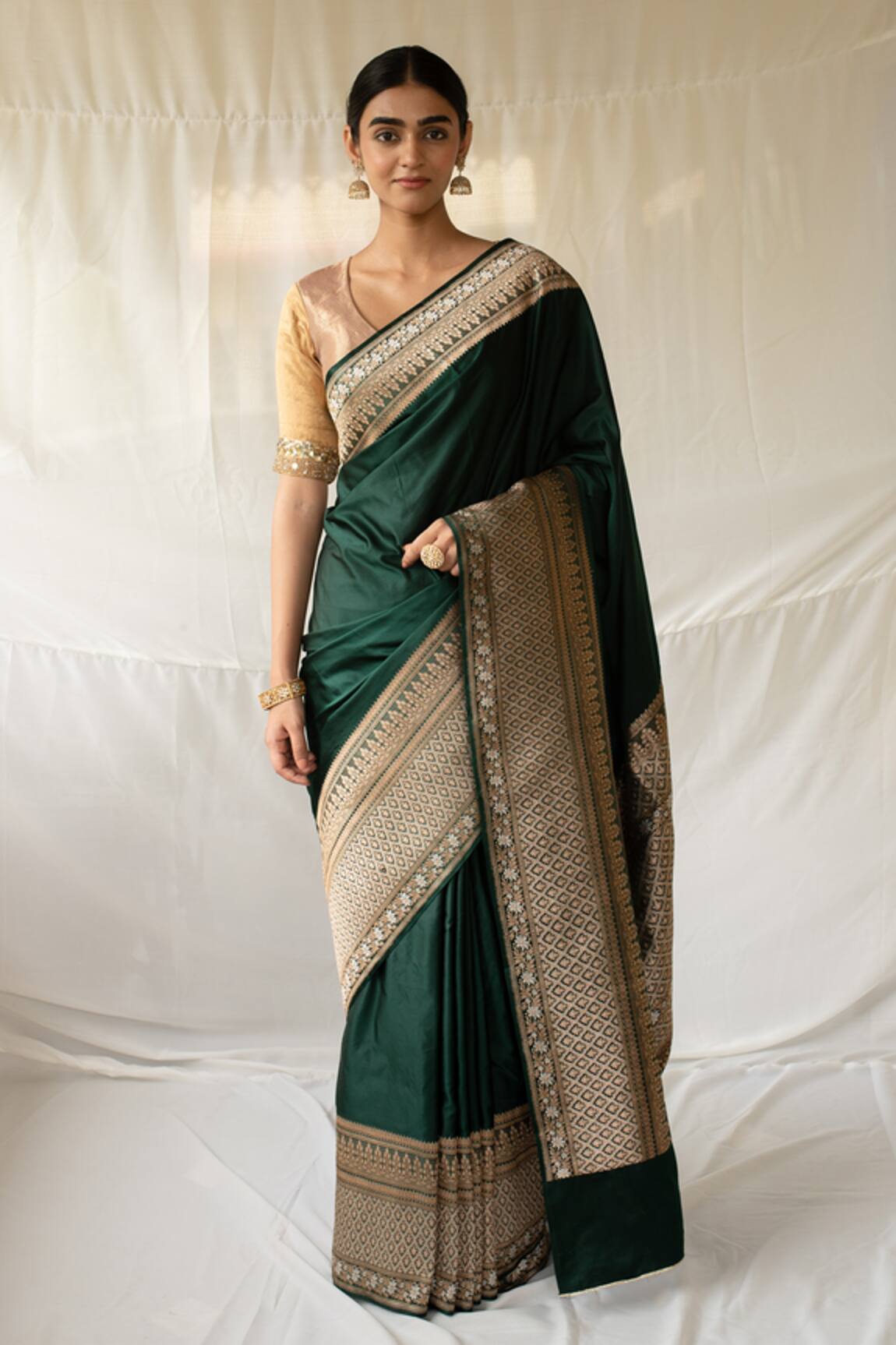 Priyanka Raajiv Gangaur Green Saree With Running Blouse 