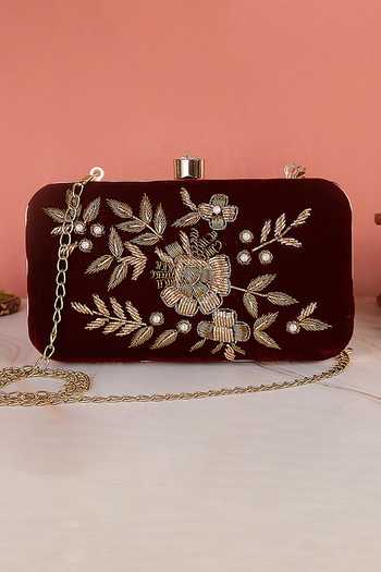 Nazaakat By Samara Singh Embroidered Floral Velvet Clutch With Sling 