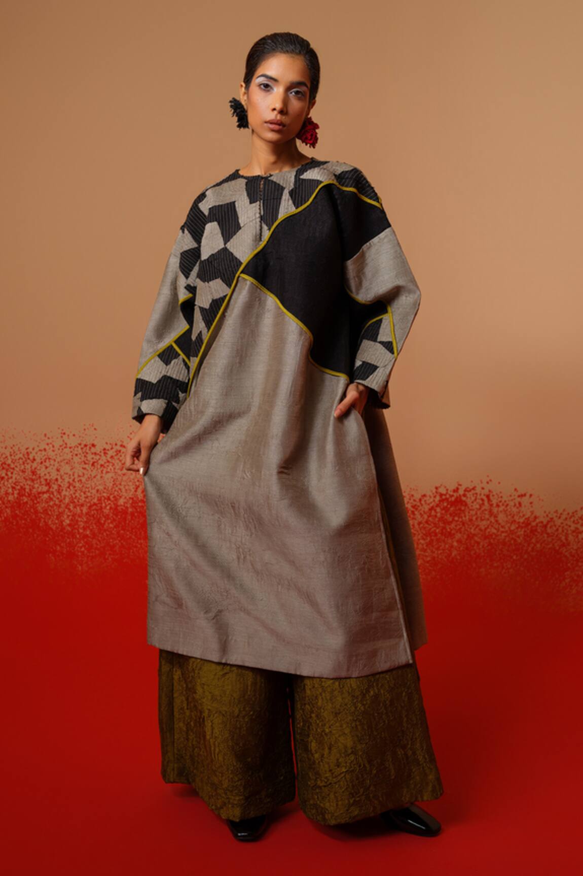 Stoique Crest Abstract Pattern Tunic 