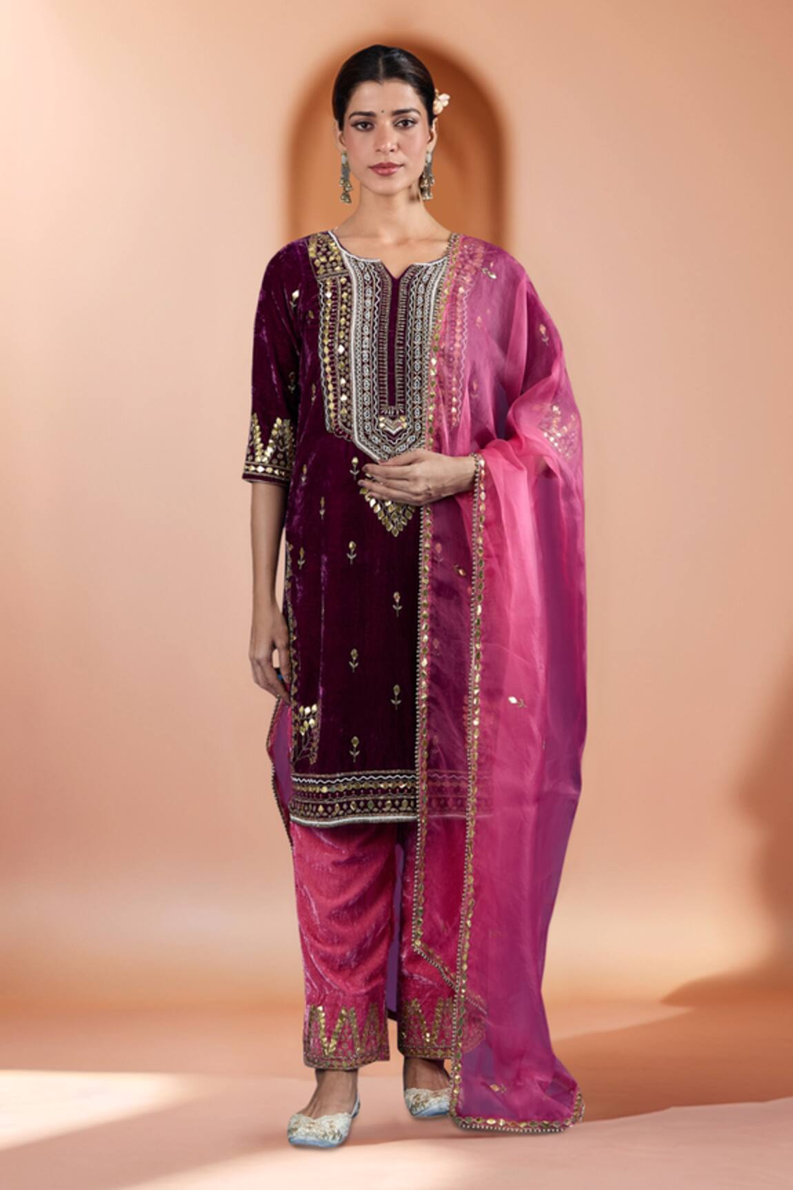Samyukta Singhania Embroidered Kurta Set 