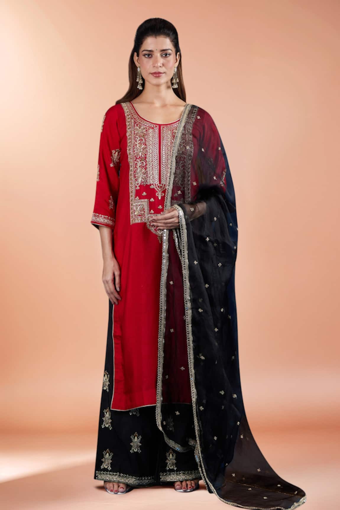 Samyukta Singhania Floral Embroidered Kurta Set 