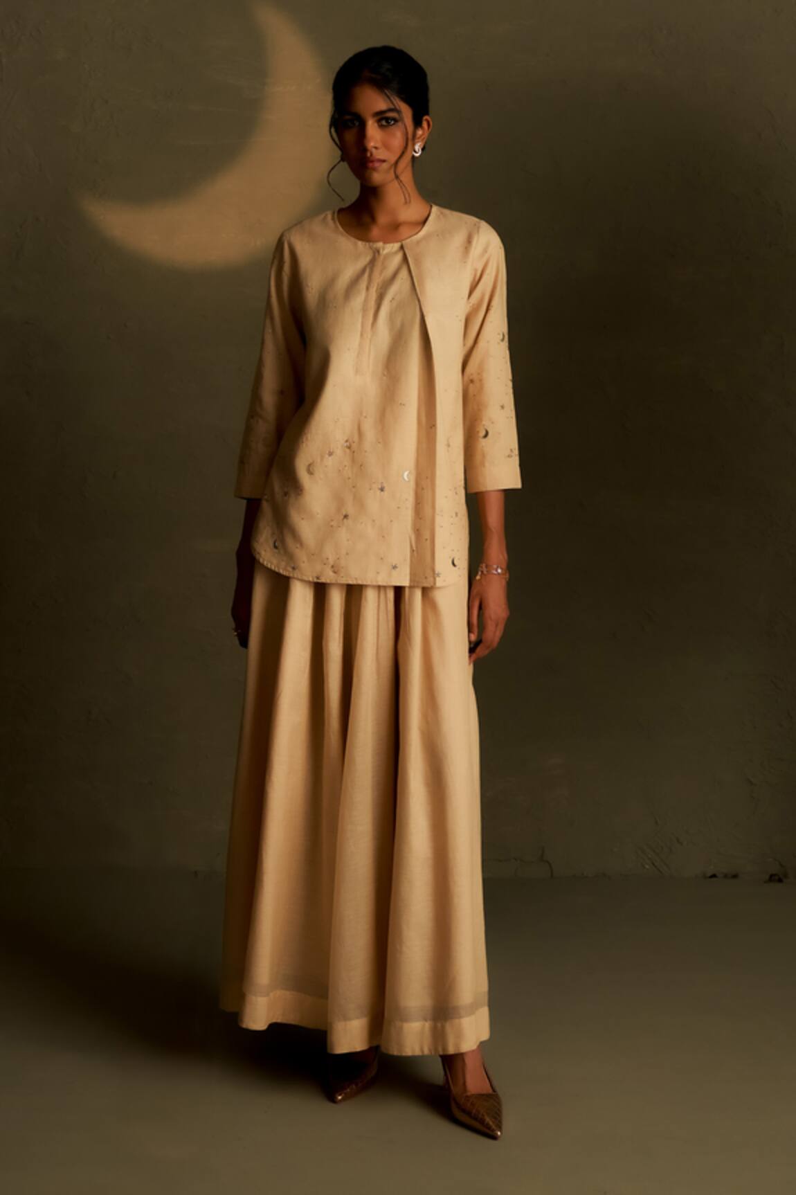 Charkhee Mul Chanderi Kurta With Pant 