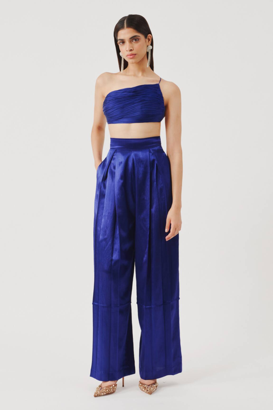 Aroka Hydra Asymmetric Top 