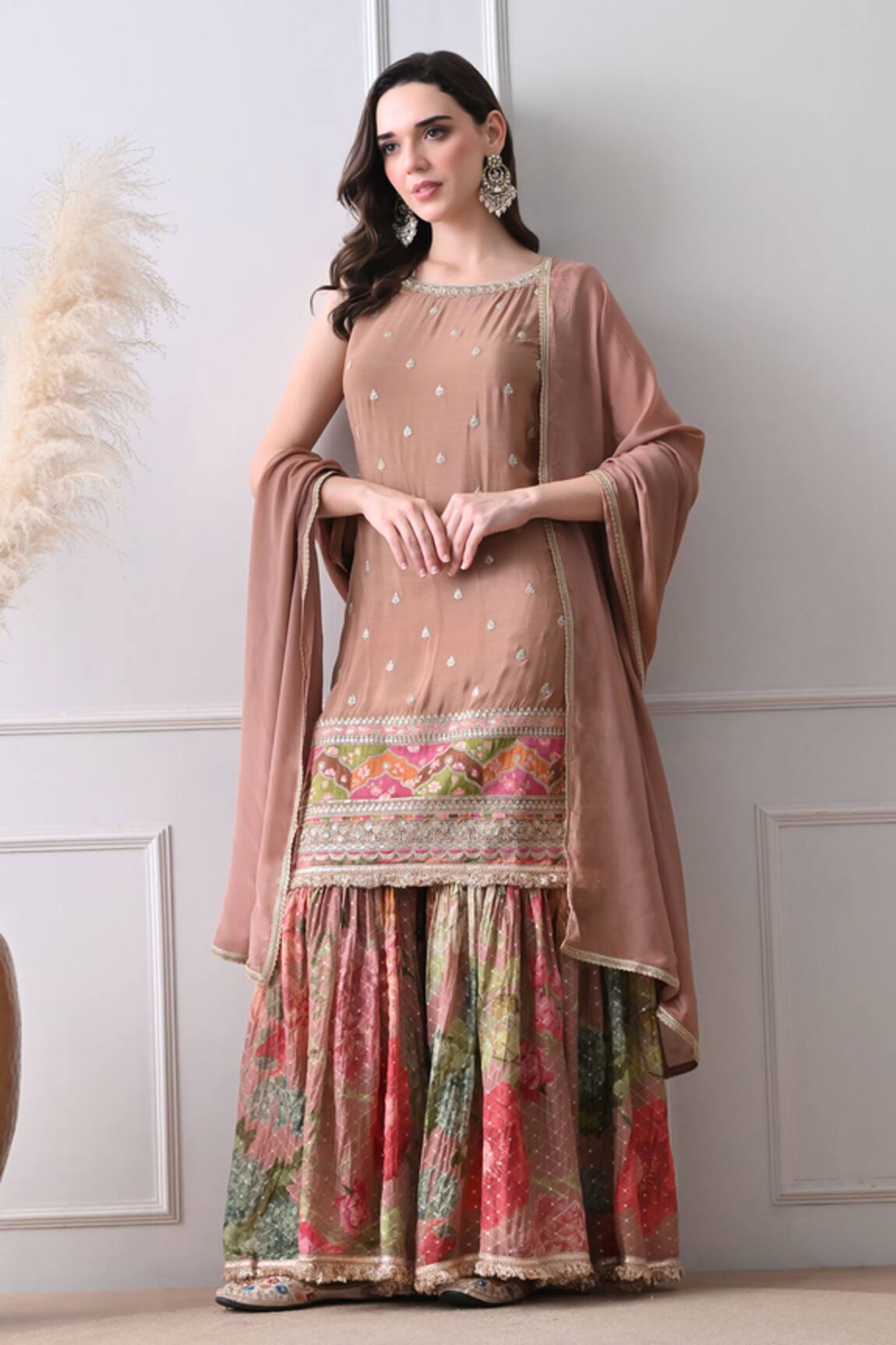 Peenacolada Butti Pattern Kurta With Gharara 