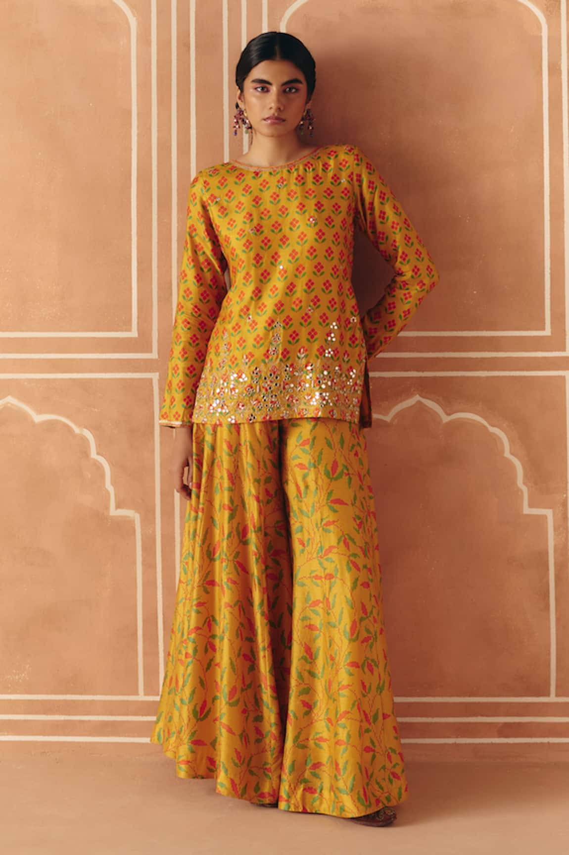 Drishti & Zahabia Cross Stitch Print Kurta & Pant Set 