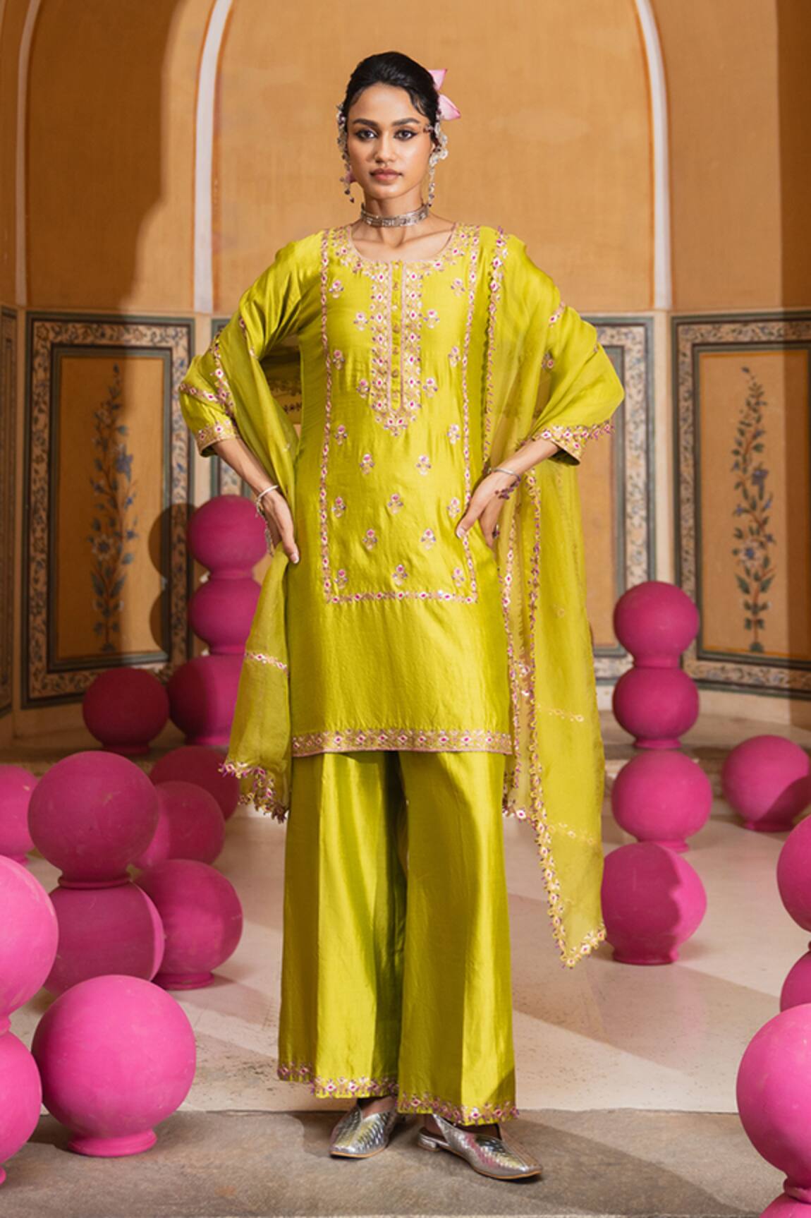 Pink City By Sarika Butti Work Kurta Set 