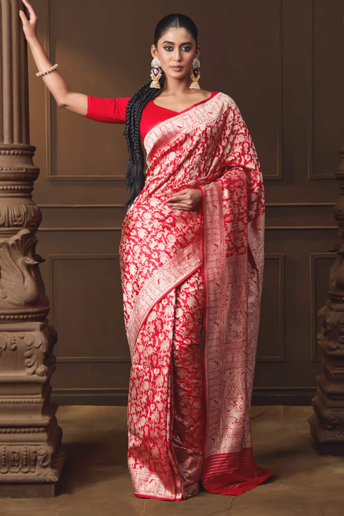 Vishwa By Pinki Sinha Woven Saree With Running Blouse Piece