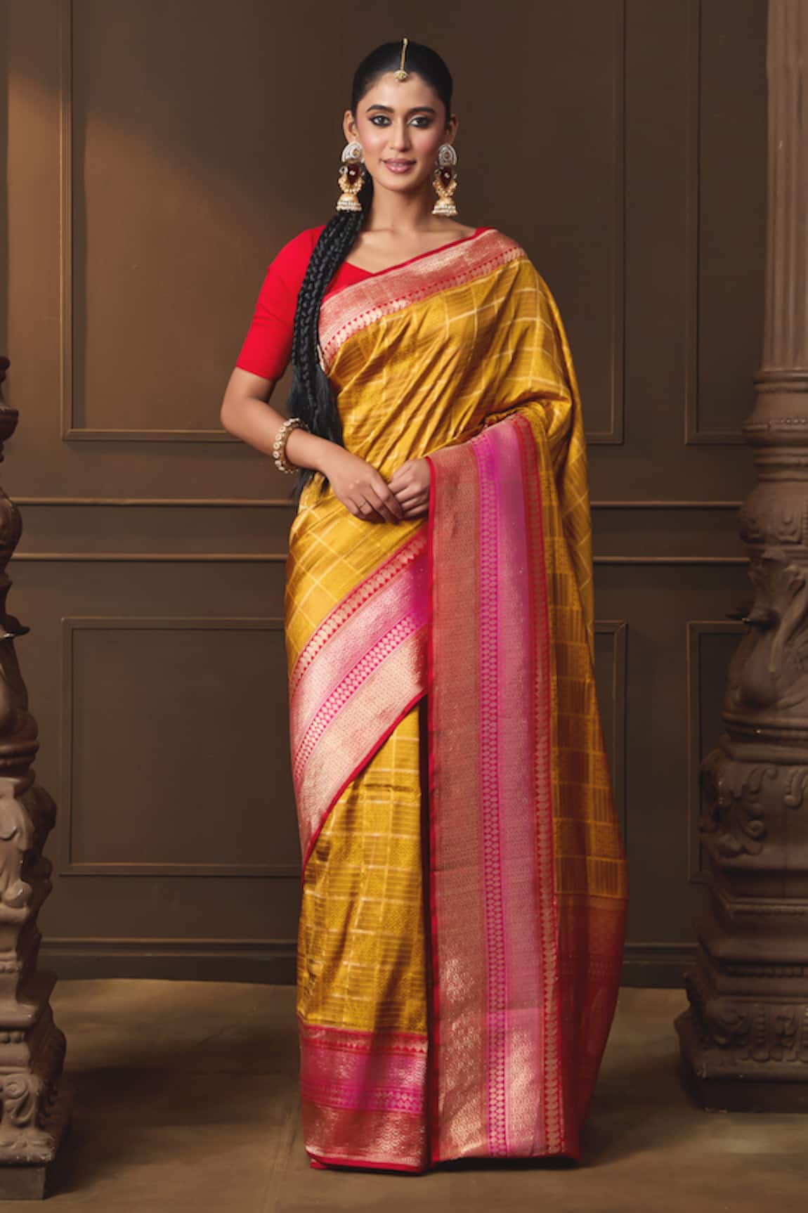 Vishwa By Pinki Sinha Woven Saree With Running Blouse Piece 