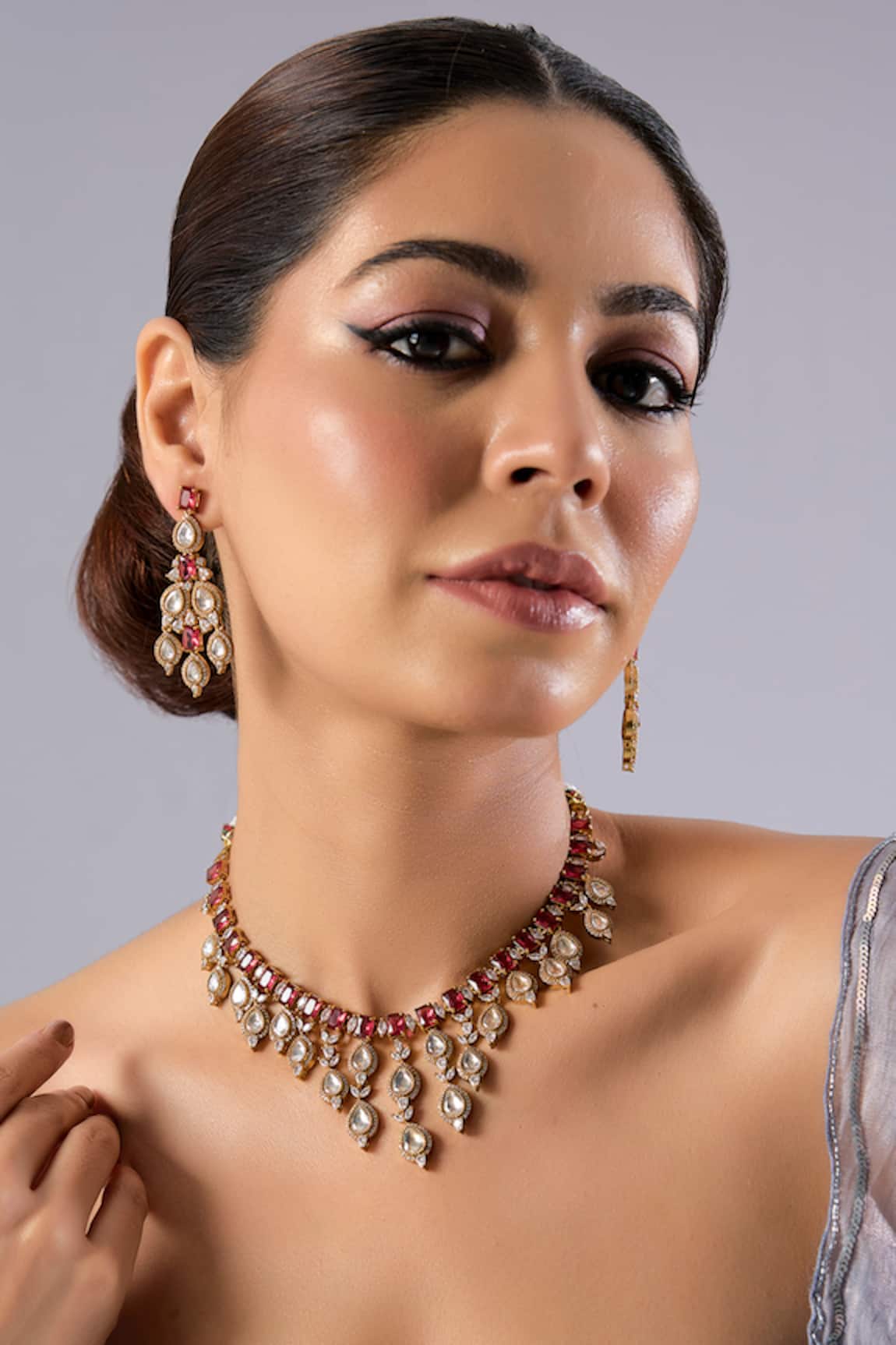 Auraa Trends Kundan Choker Necklace & Chandelier Earrings 