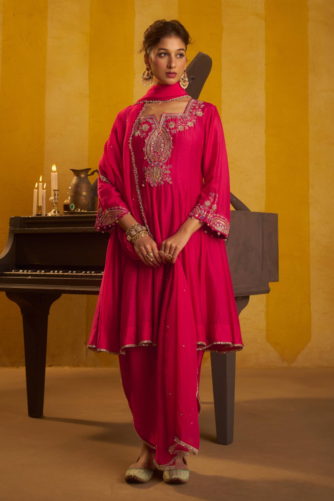 Hirika & Dhruti Tikki Zardosi Kalli Kurta & Dhoti Set 