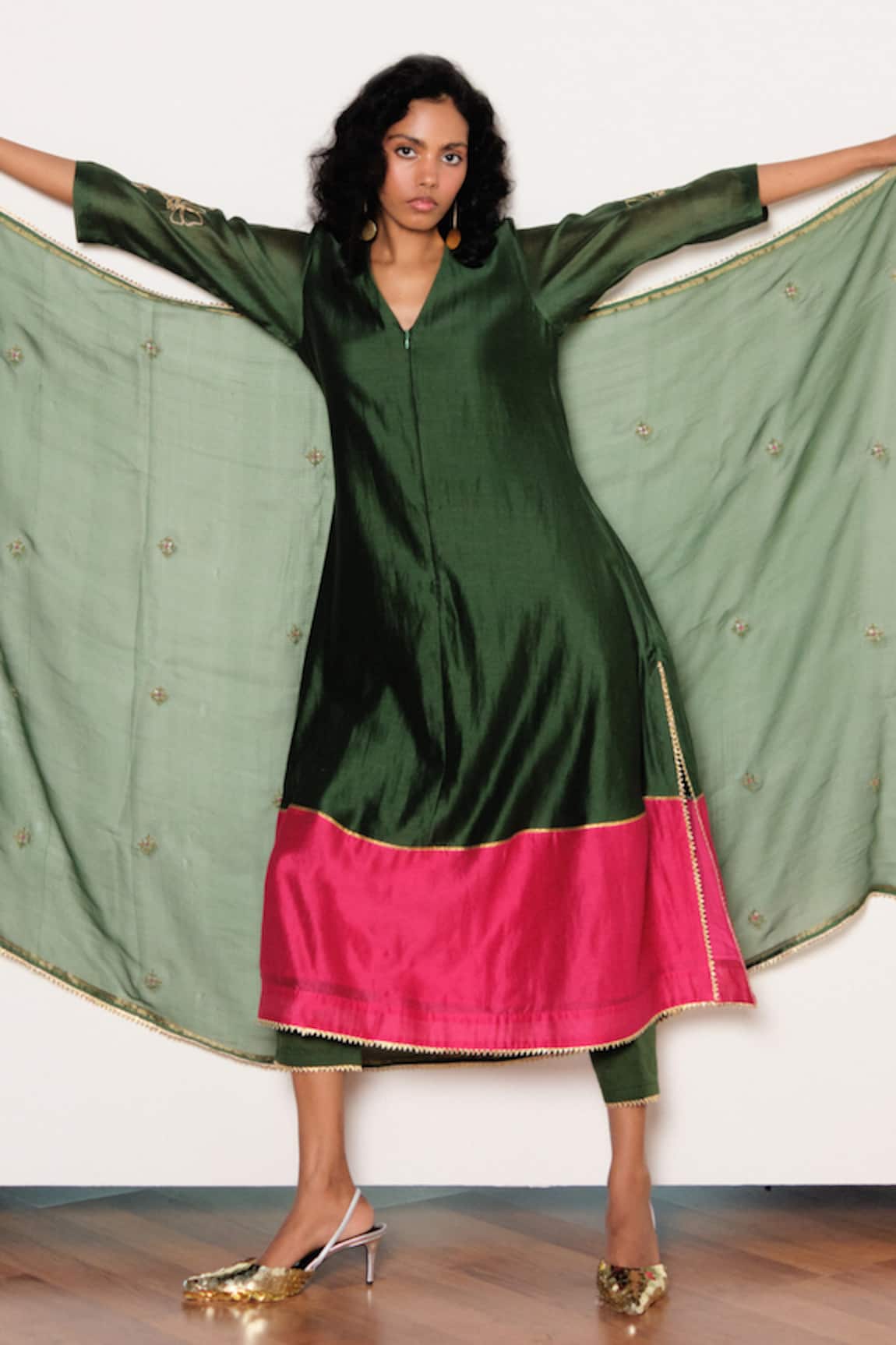 Kharakapas Iraani Kurta Set 