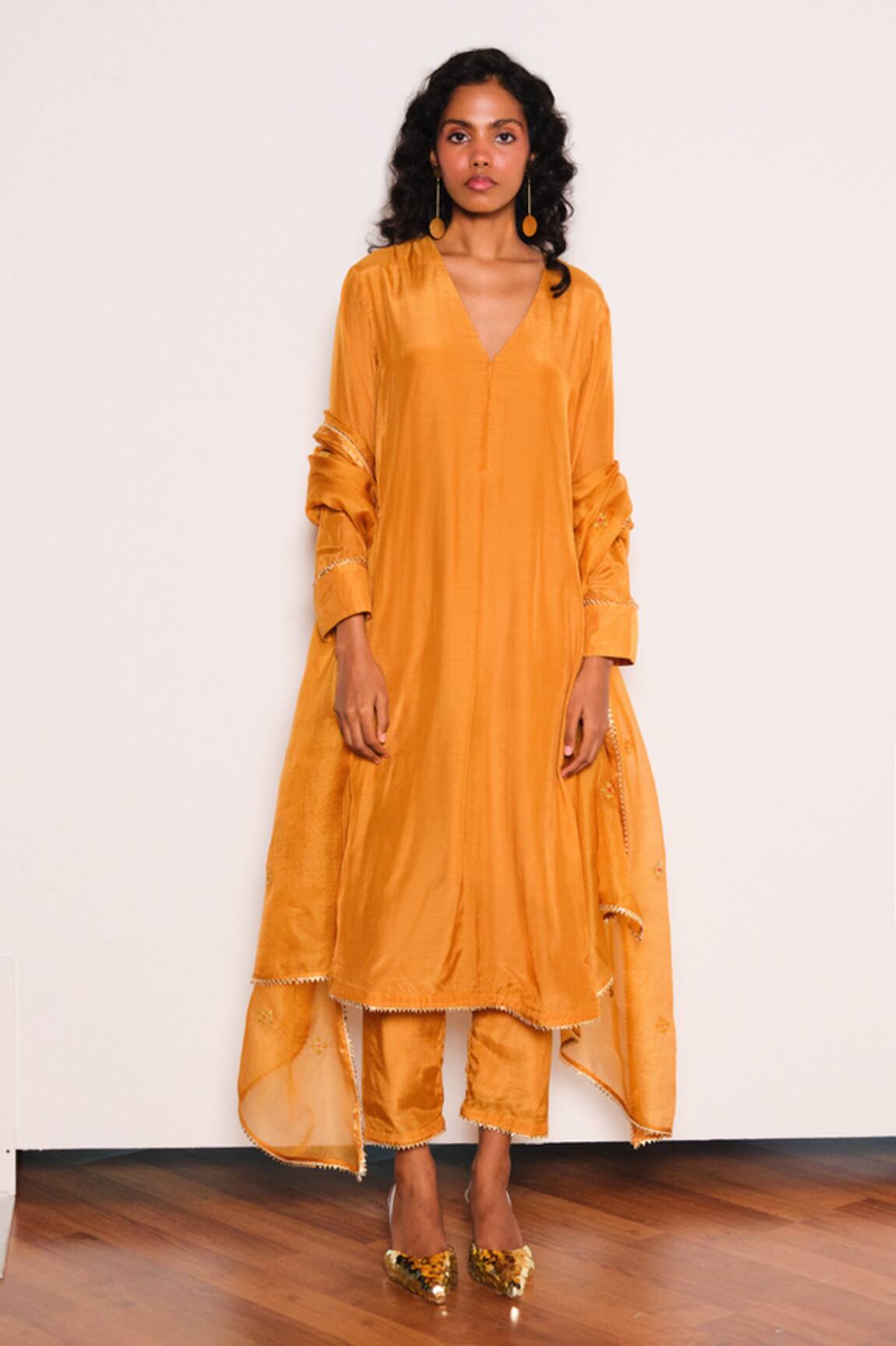 Kharakapas Noorani Kurta Set 