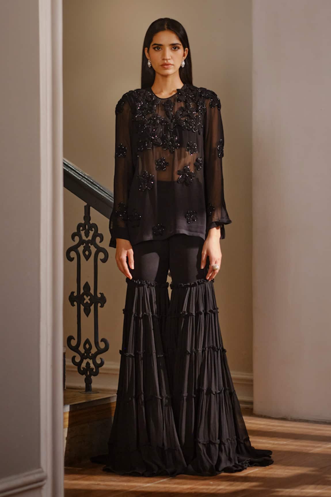 Maison 9002 Zia Amoeba Flower Work Kurta Set