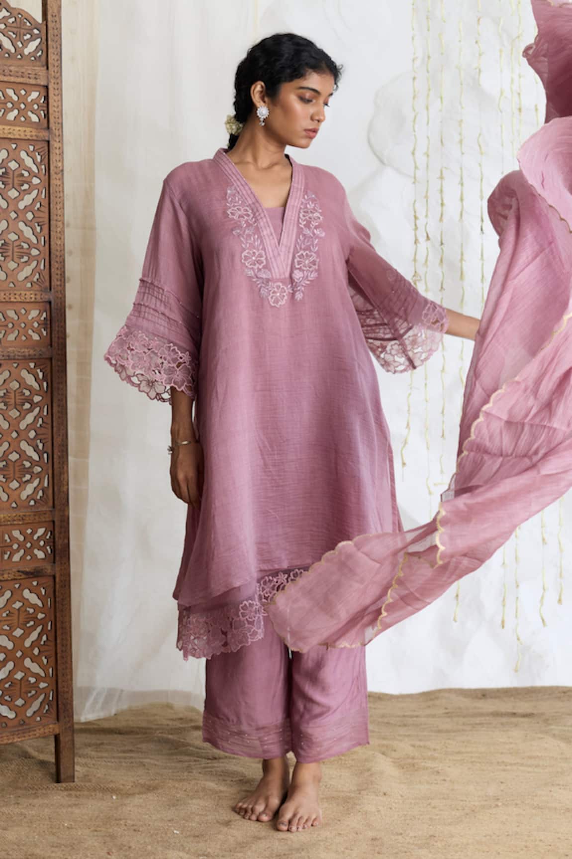 Banera Chanderi Embroidered Kurta, Pant & Dupatta Set 