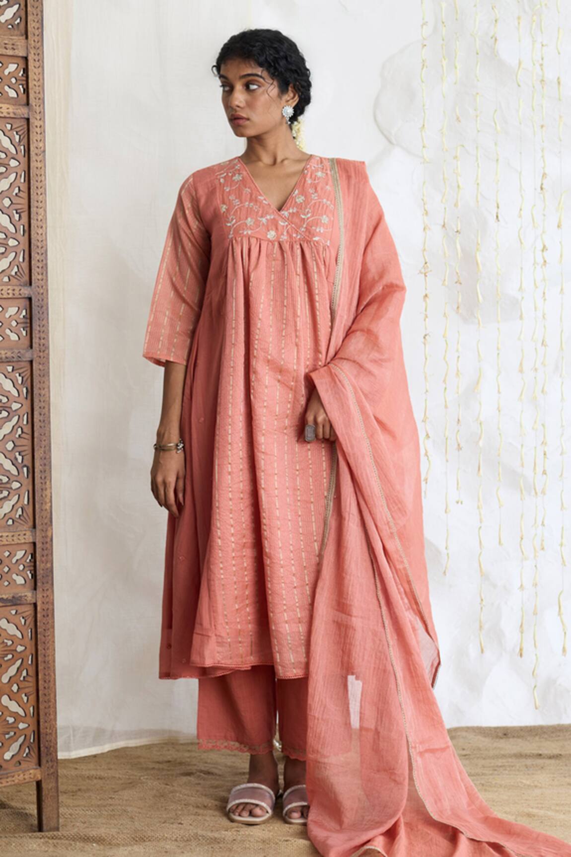 Banera Embroidered Chanderi Zari Striper Kurta Set 