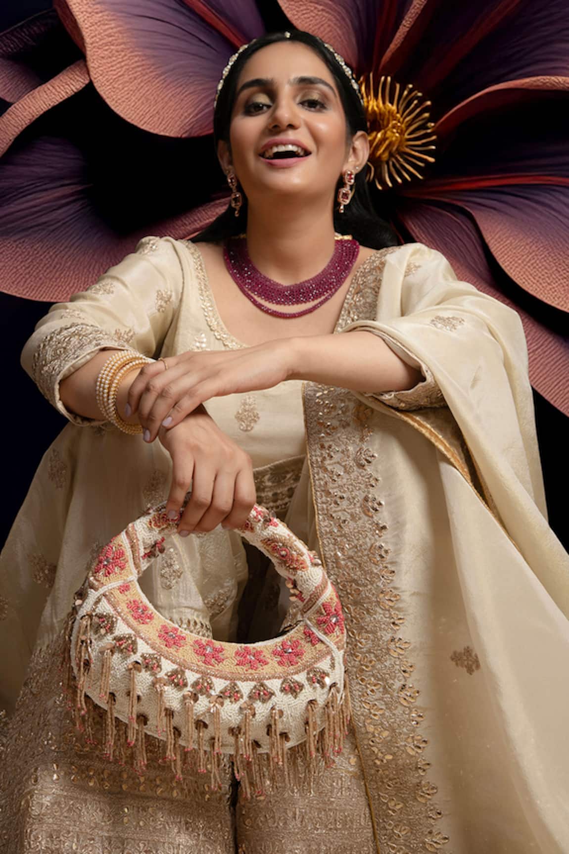 Versuhz Rose Cascade
Rose Beaded 3D Floral Applique Cascade Bag