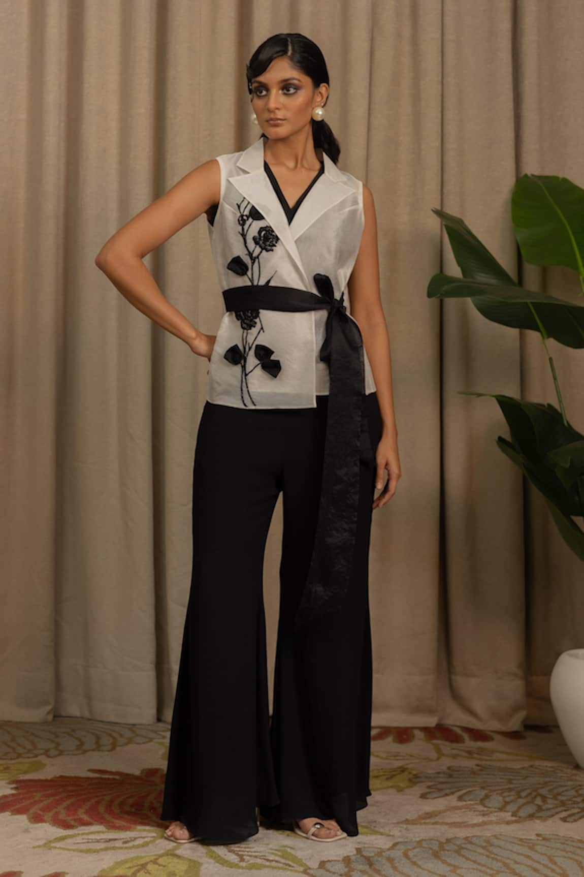 Vanshika Agarwal Label Raya Organza Floral Embroidered Jacket Set 