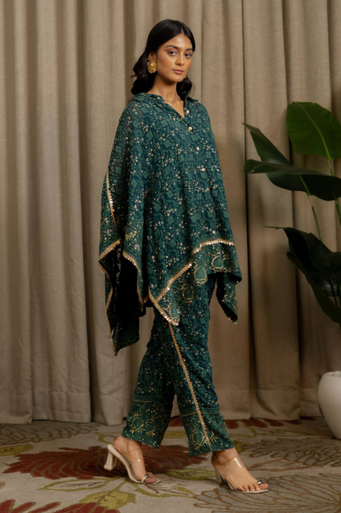 Vanshika Agarwal Label Zuna Embroidered Kaftan Top & Pant Set 