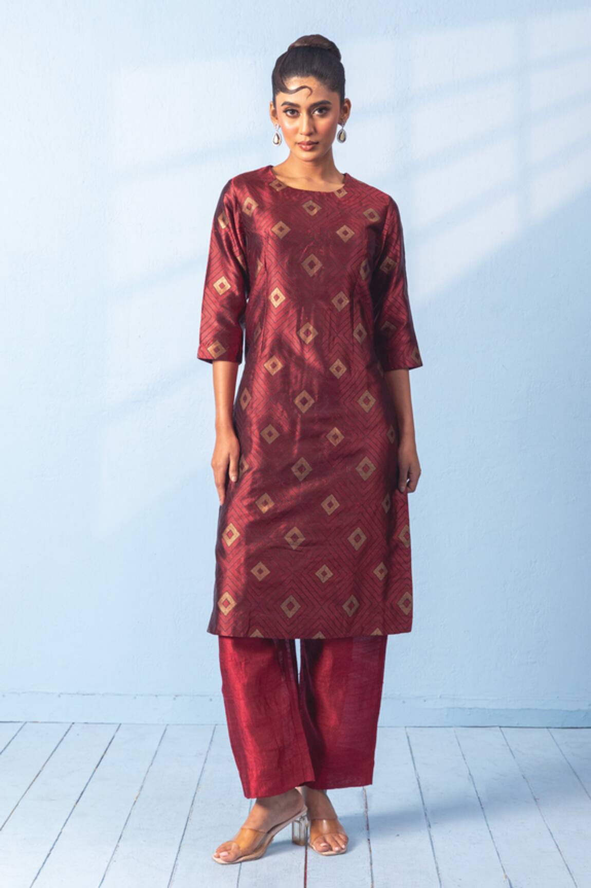 Vishwa By Pinki Sinha Tanchoi Woven Kurta & Raw Silk Pant Set 