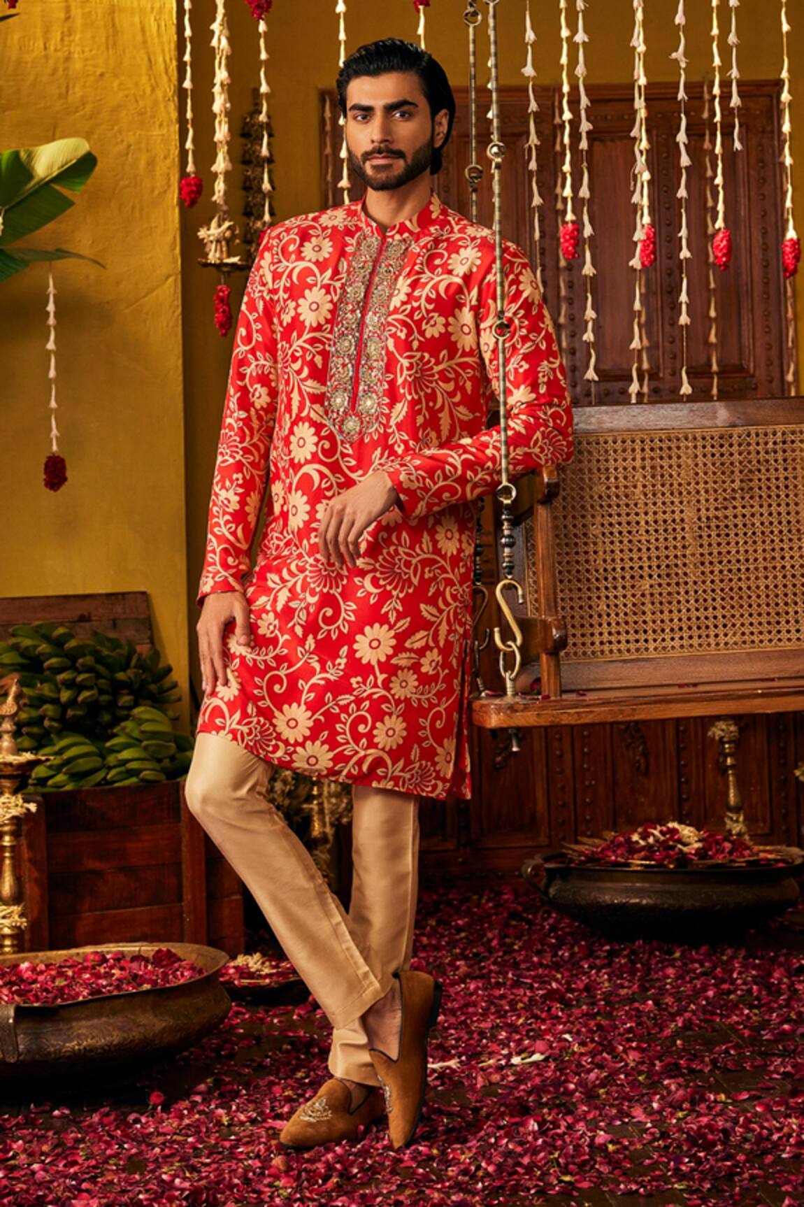 The Royaleum Zohravar Floral Embroidered Kurta 