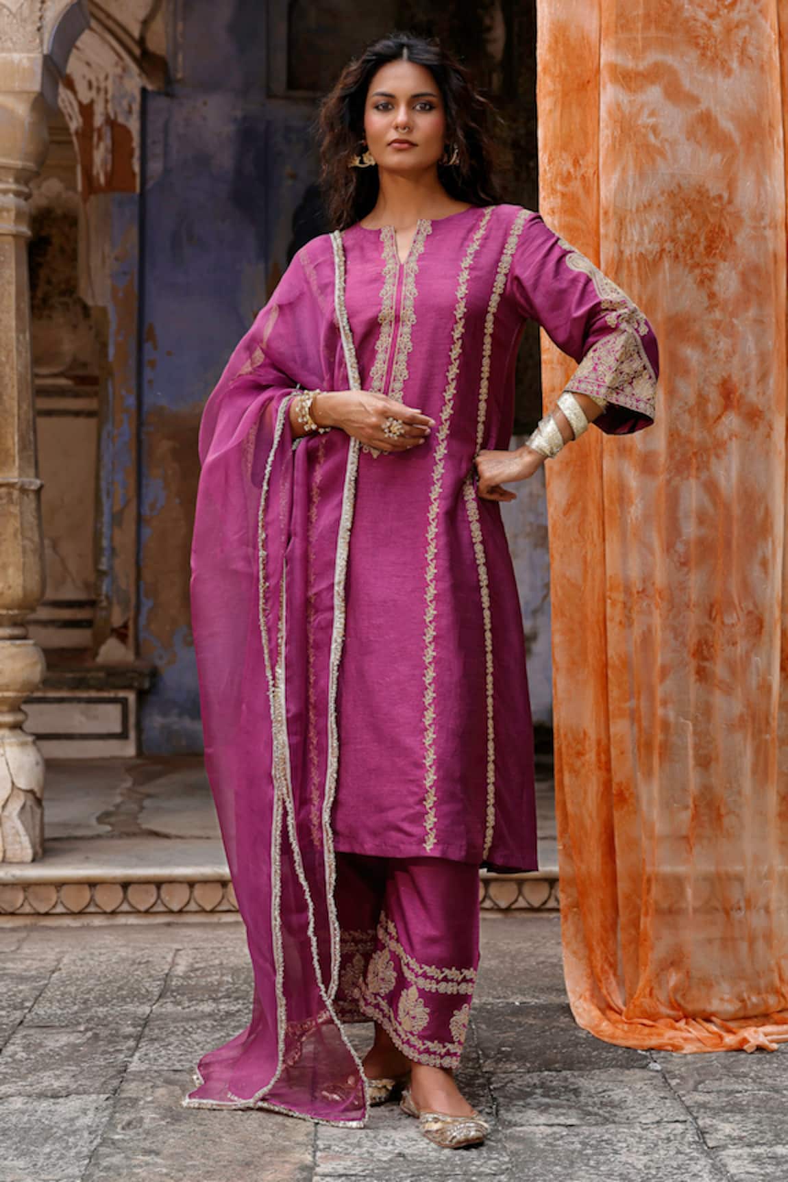 Charu Makkar Sohni Embroidered Kurta Set