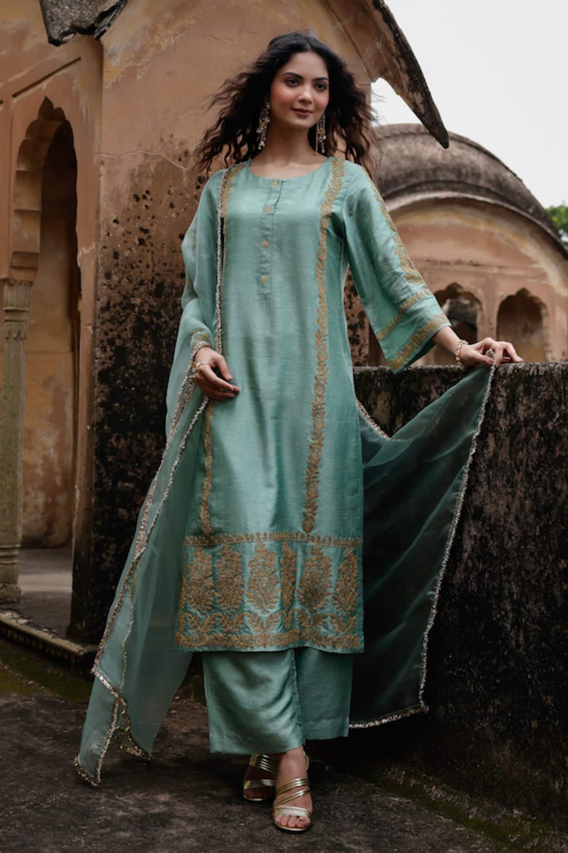 Charu Makkar Alizeh Embroidered Kurta Set