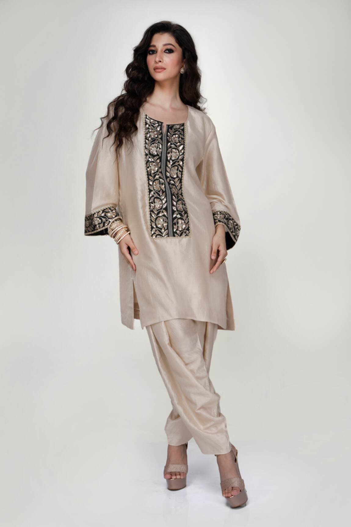 Ranian Dogri Kurta & Dhoti Salwar Set
