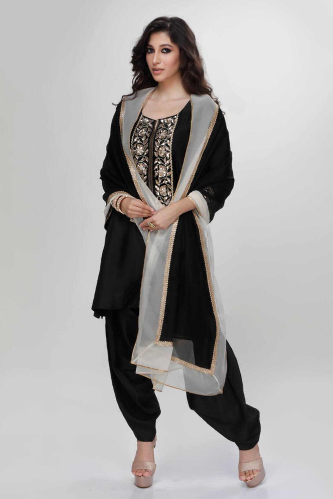 Ranian Dogri Kurta & Dhoti Salwar Set